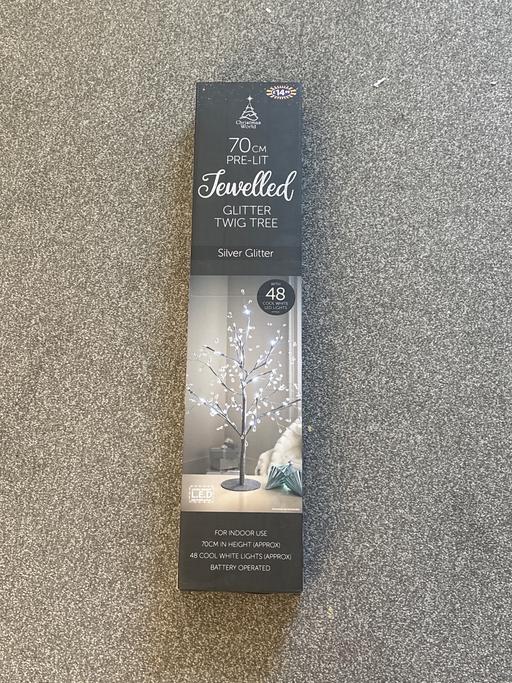  — Jewelled glitter twig tree