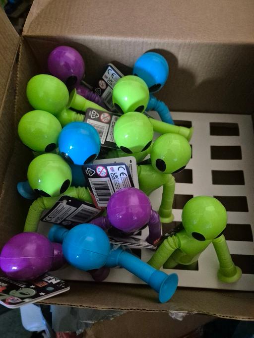  — new 13 x Alien Pop Tube Stretcherz