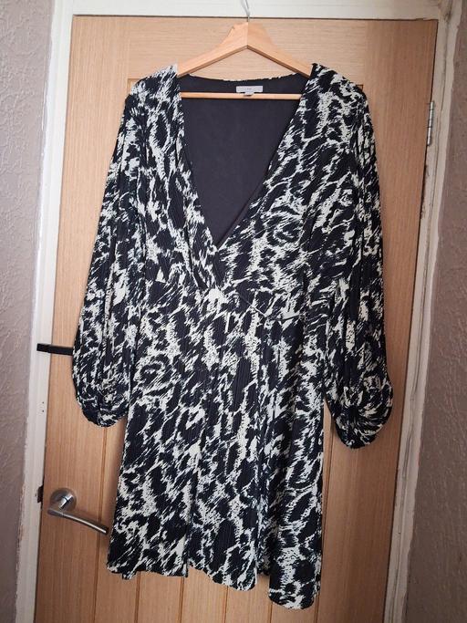  — Wrap Style Dress L