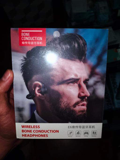  — wireless headphones