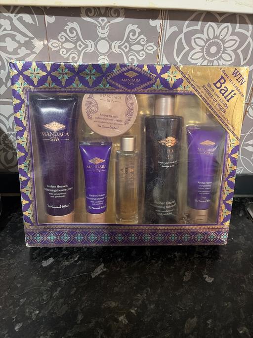  — Gift set