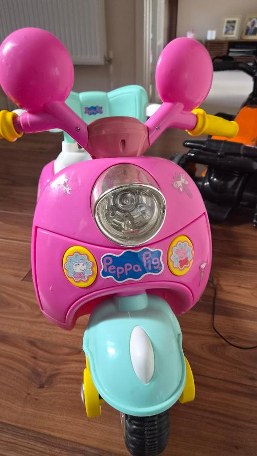  — Peppa Pig battery powered moped