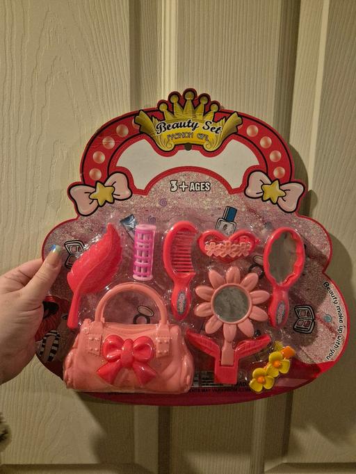  — new Beauty Play Set