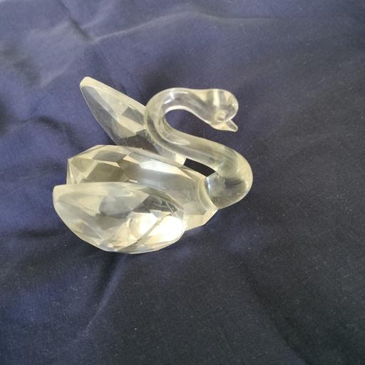  — crystal glass swan ornament