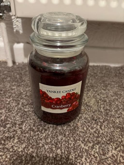  — Large Yankee candle