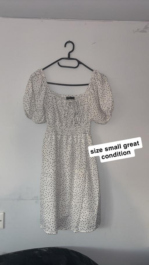  — Women’s dress size small