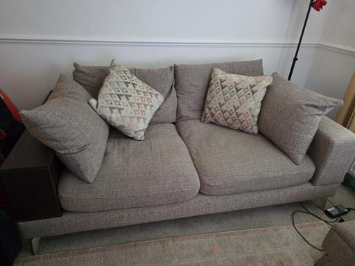  — Sofa & storage footrest