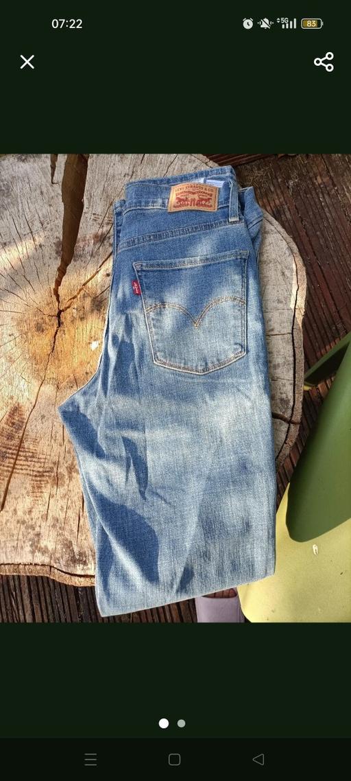  — levis jeans 27/32