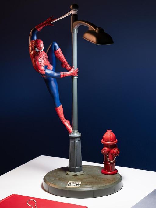  — spiderman side light