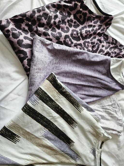  — 3 x stretchy tunic tops XL