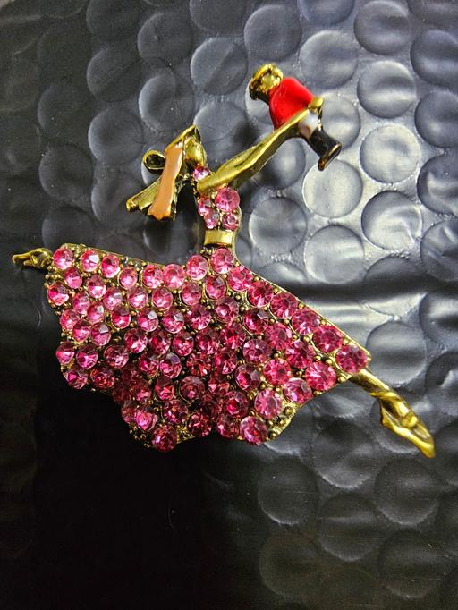  — brooch dancer