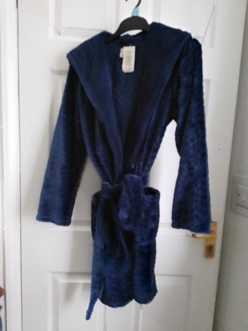  — women gown size 8/10 small