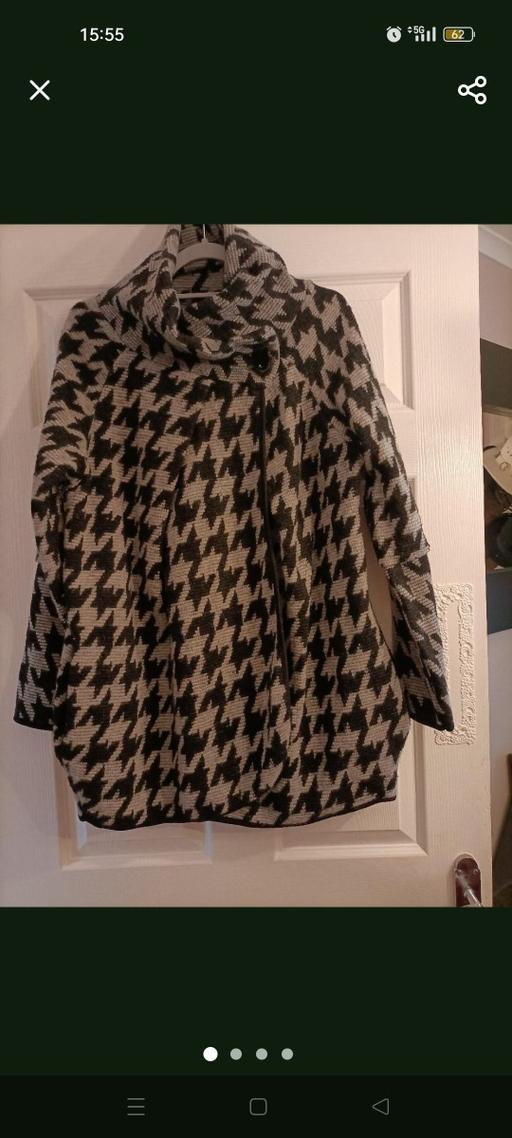  — ladies dogtooth throw over