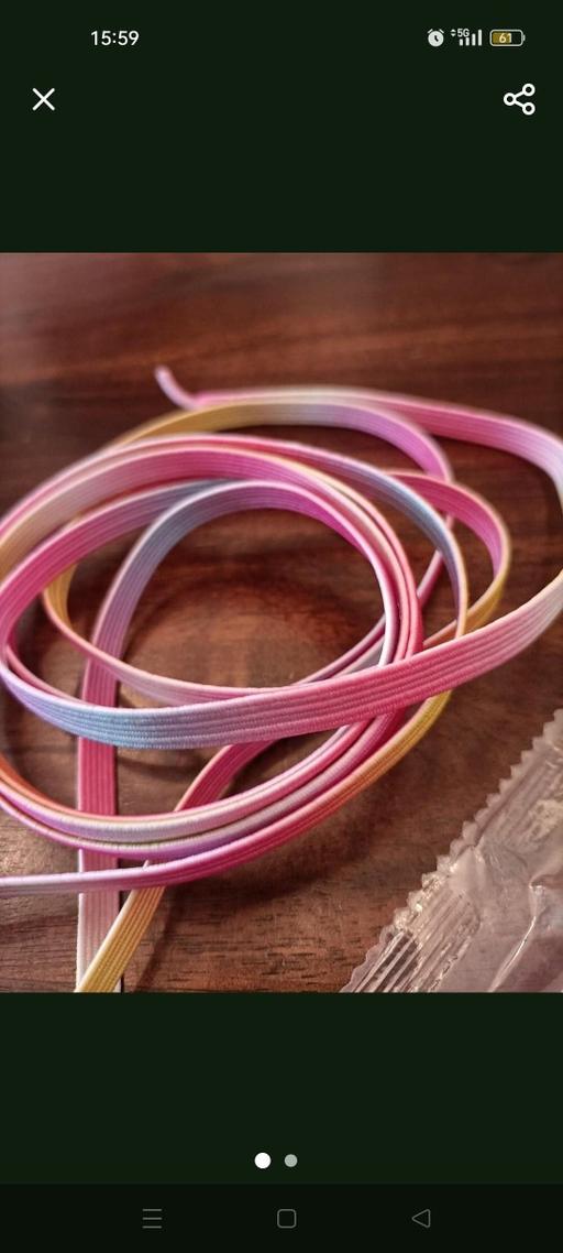  — elastic multicoloured laces