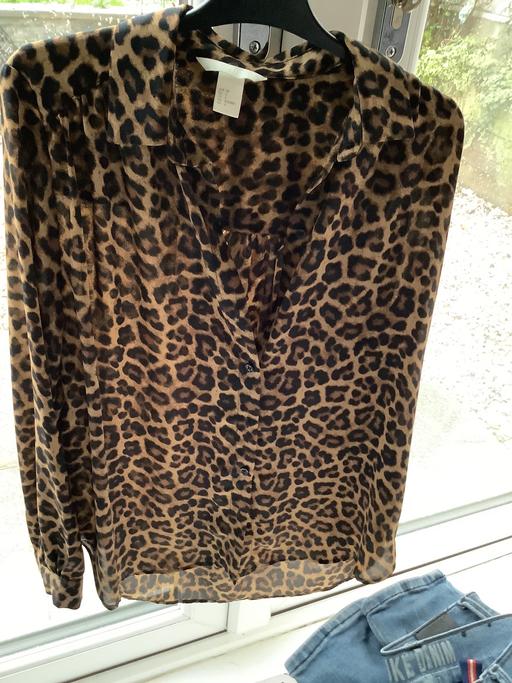  — Ladies blouse m as new