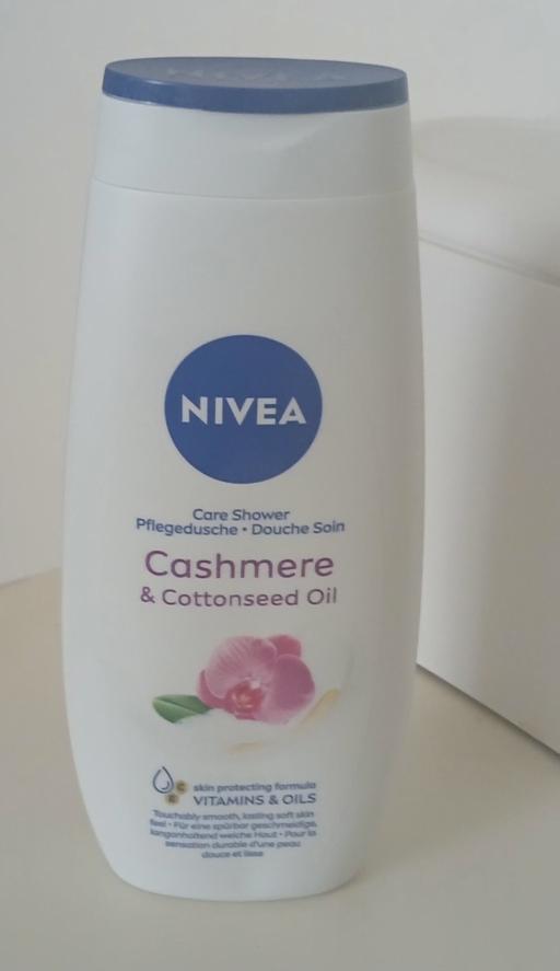  — nivea )