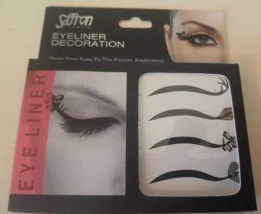  — Eyeliner art )