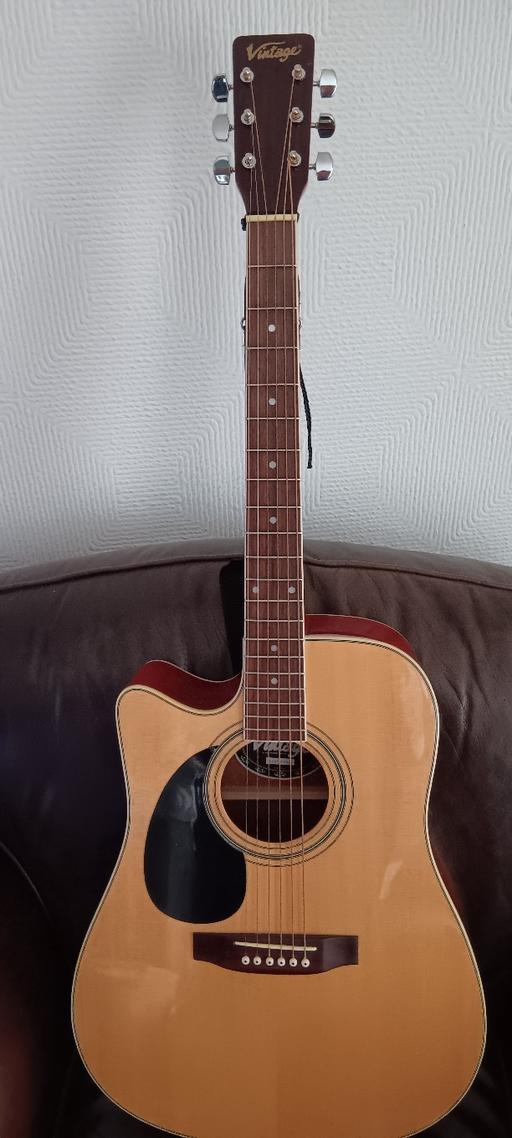  — Immaculate L/H Electro Acoustic Guitar