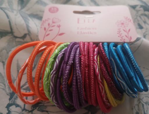  — Hair bands)