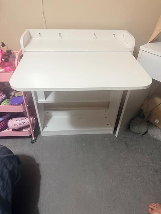  — Brand new desk