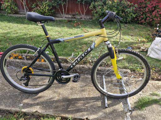  — MENS GIANT BIKE BICYCLE