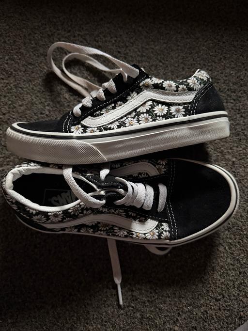  — Girls size 2 vans