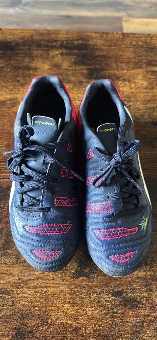 — Football boots