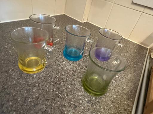  — Coloured bottom mugs
