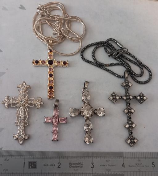  — 05 beautiful gemstone cross pendants