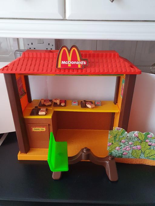  — vintage barbie mcdonalds playset