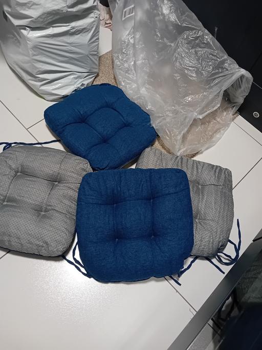  — chair pads