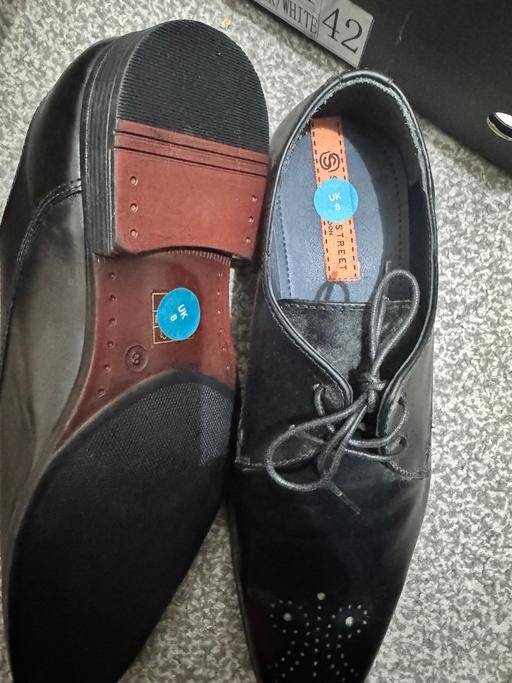  — Men’s shoes