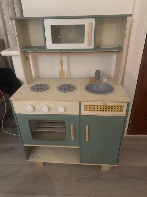  — Wood kitchen for toddler