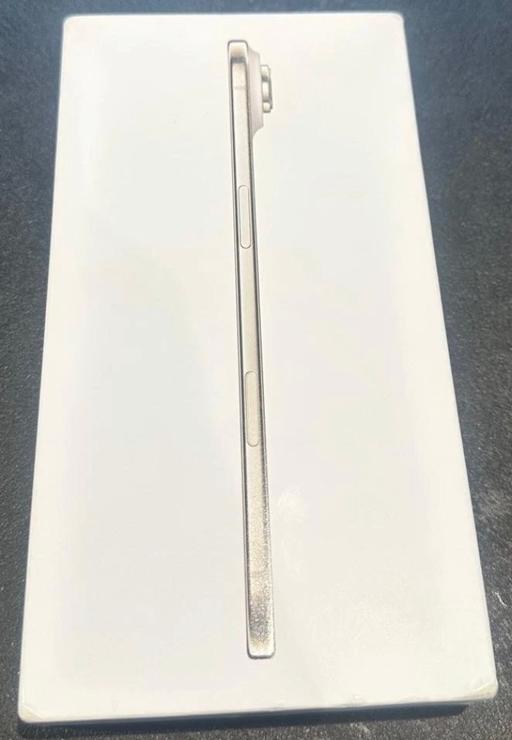  — iPhone Air white 256 unlocked sealed new