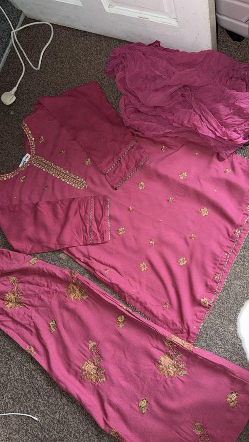  — Suit palazzo