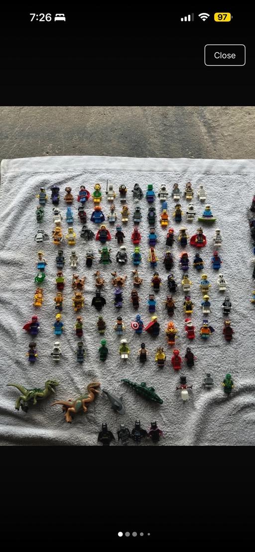  — Lego figures Lego sets all mixed