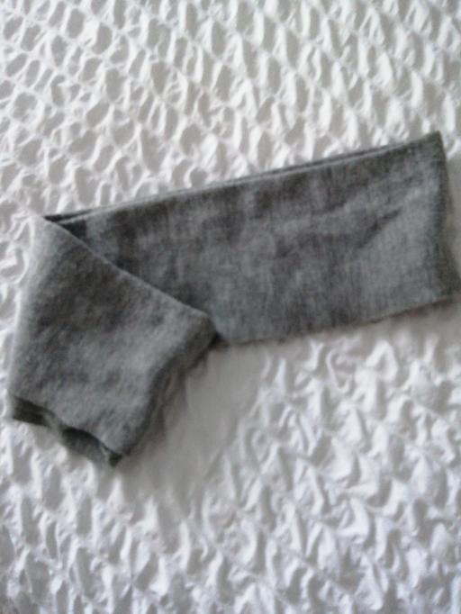  — scarf