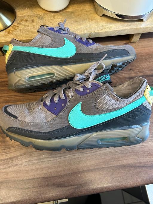  — Nike air max 90