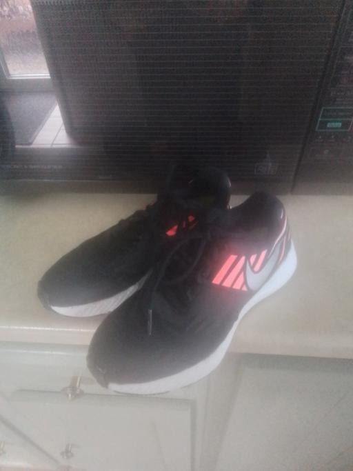  — LADIES NIKE RUN TRAINERS