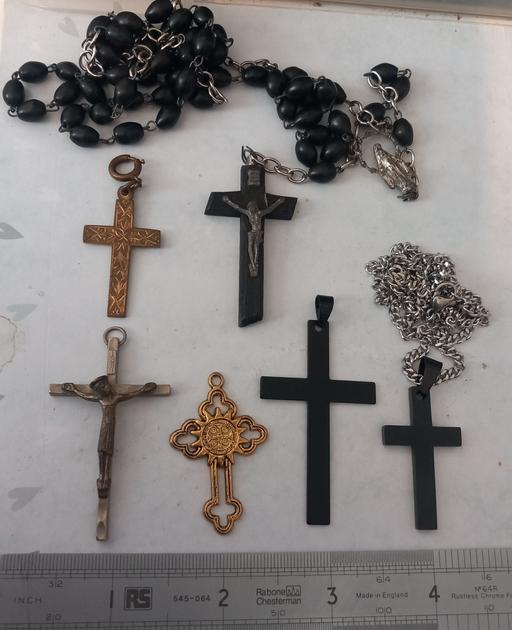  — 06 vintage Cross crucifix pendants