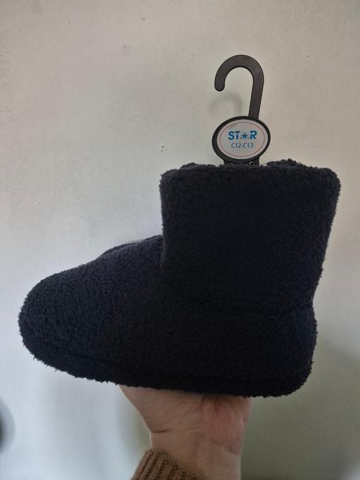  — new Kids Navy Slipper Boots