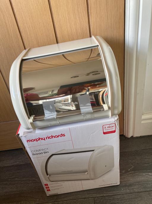  — Small bread bin