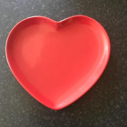  — Heart shaped valentines plate