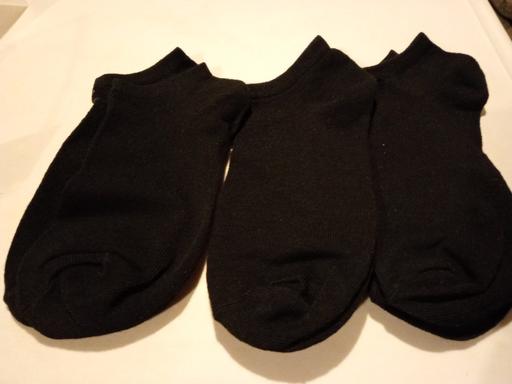  — 3 pairs of mens one size Trainer socks