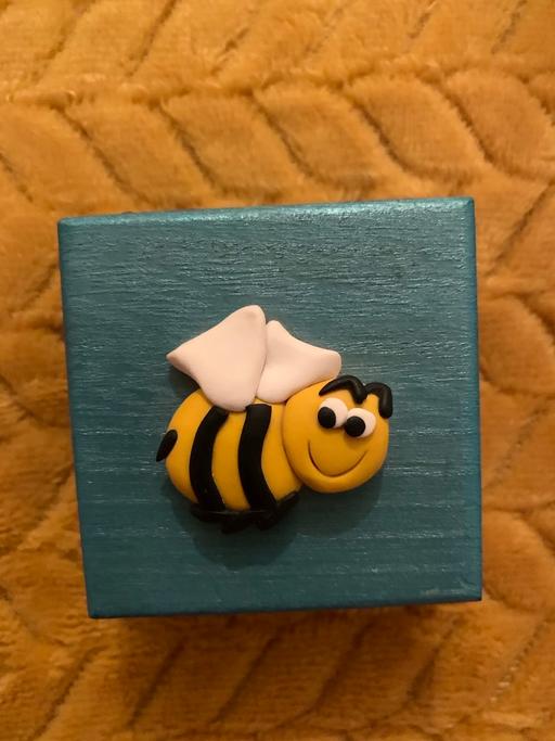 — Wooden bee 🐝 box buyer collect