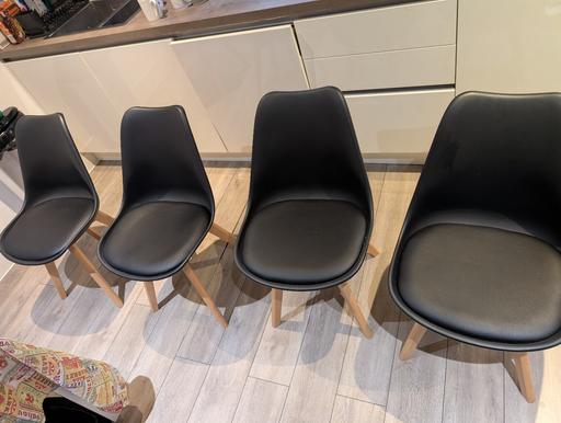  — Set of 4 comfy dining room chairs
