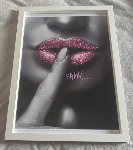  — Pic In White Glass Picture Box Frame