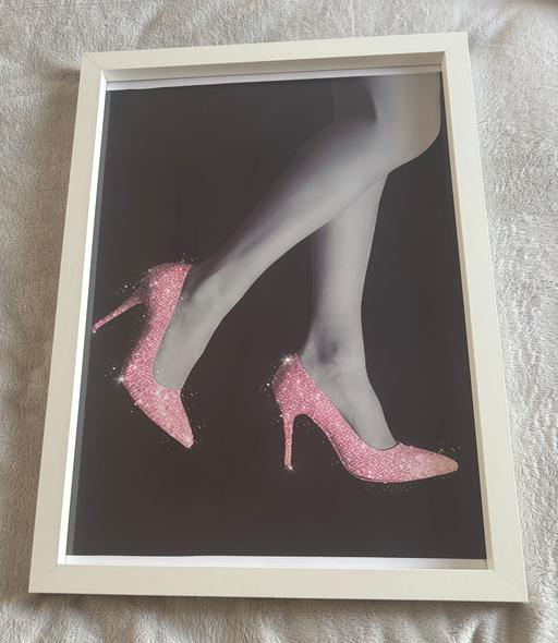  — Pic In White Glass Picture Box Frame