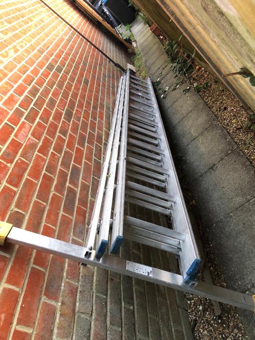  — Ladders triples