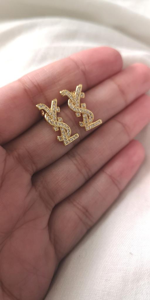 — earings trendy